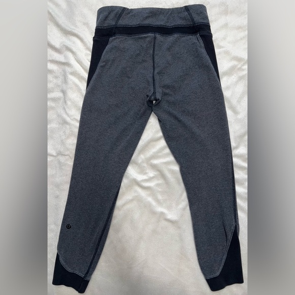 Lululemon Refine Crop / Size 4 - Picture 6 of 11